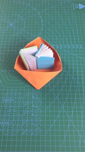 折纸手工之收纳盒的制作过程